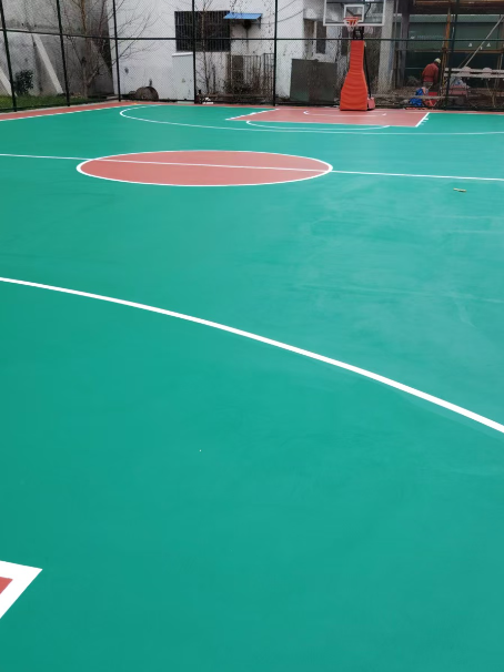 东源 球场长期使用易出现地面开裂